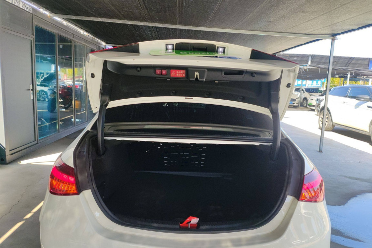 奔驰C级 2022款 C 200 L 运动版机舱底盘23