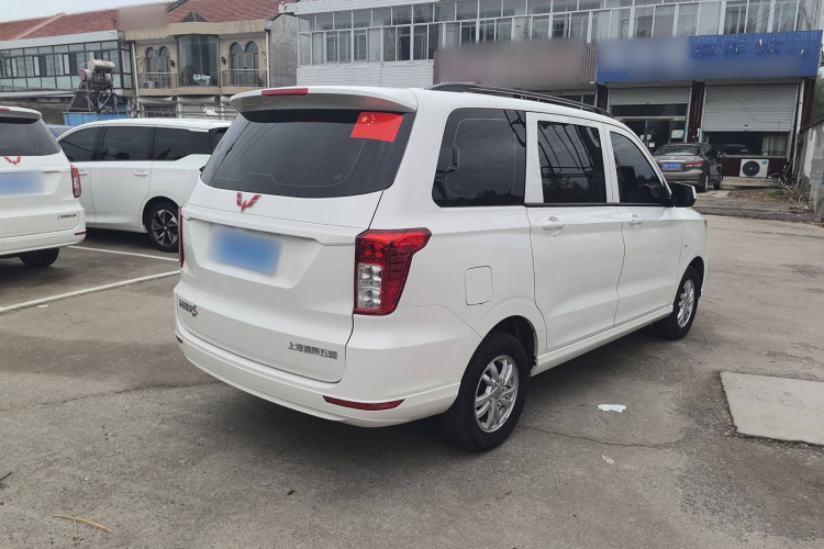 五菱汽车 五菱宏光 2021款 1.5L S标准型LAR车身外观6004