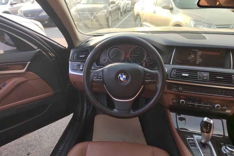 宝马5系 2017款 525Li 领先型局部细节13