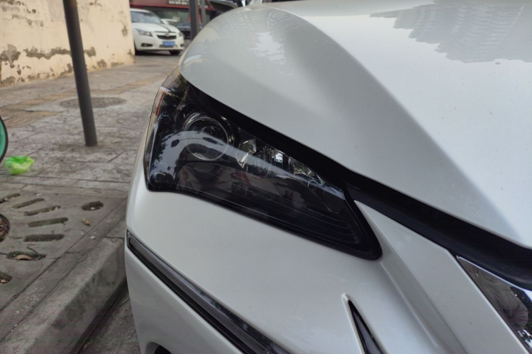 雷克萨斯NX 2015款 300h 前驱 锋尚版车身外观8