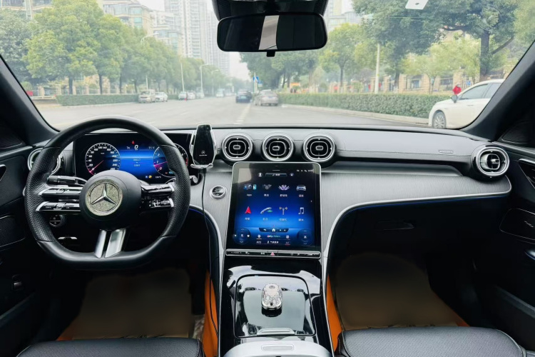 奔驰C级 2022款 改款 C 260 L 运动版中控内饰7009