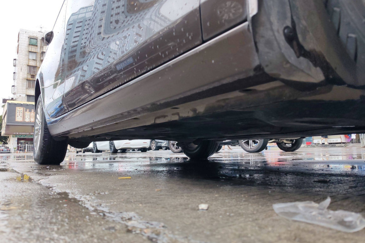 福特 福睿斯 2015款 1.5L 自动舒适型机舱底盘29