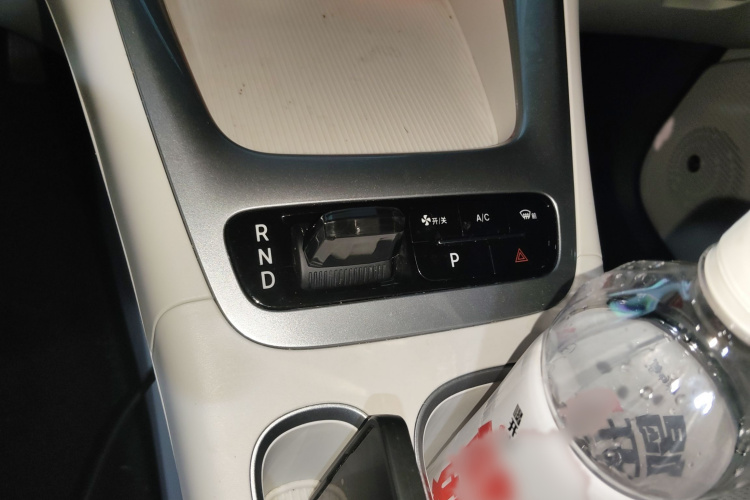 吉利银河 星愿 2025款 310km 青春版局部细节18