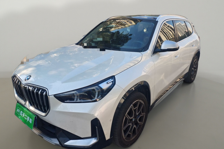 宝马X1 2023款 sDrive25Li X设计套装车身外观1