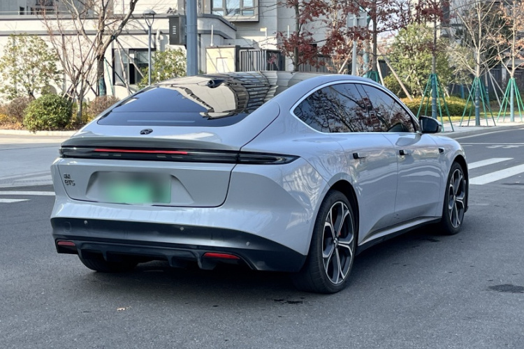 蔚来ET5 2022款 75kWh车身外观6005