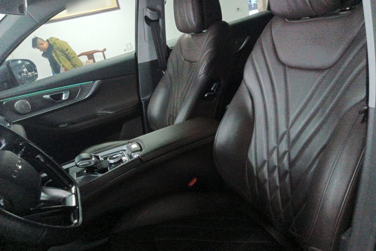 奇瑞 瑞虎8 PRO 2024款 冠军版 290T 两驱巅峰版 7座中控内饰19