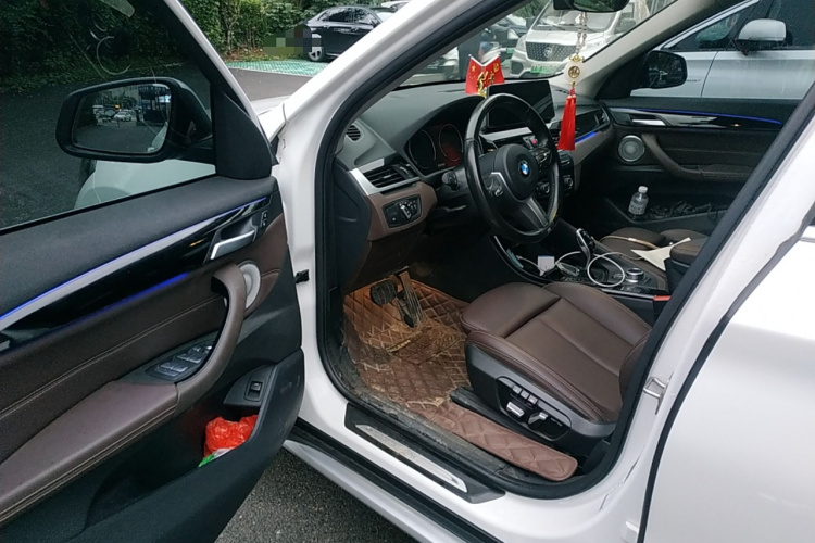 宝马X1 2021款 改款 sDrive20Li 尊享型中控内饰7003