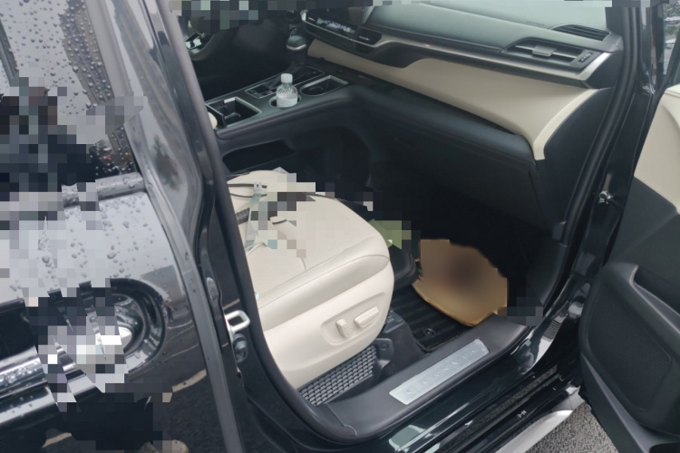 丰田 格瑞维亚 2024款 2.5L混动 旗舰ULTRA版局部细节9005