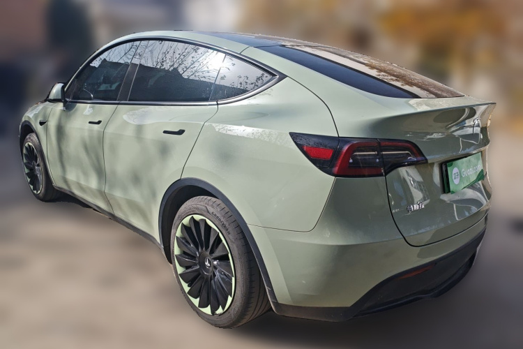 特斯拉 Model Y 2024款 后轮驱动版车身外观5