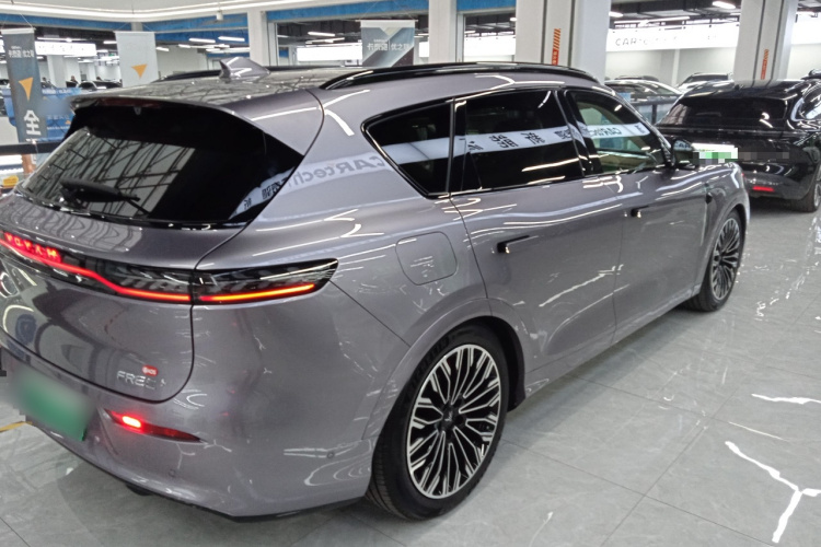 岚图汽车 岚图FREE 2025款 FREE+ 四驱乾崑版车身外观7