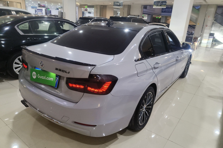 宝马3系 2014款 320Li 豪华设计套装车身外观7