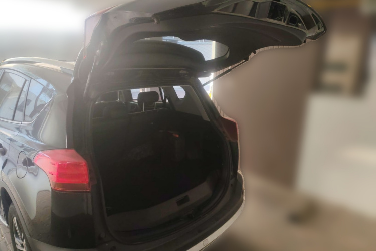 丰田 RAV4荣放 2015款 2.0L CVT两驱风尚版中控内饰23