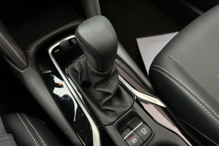 丰田 锋兰达 2022款 2.0L CVT豪华版局部细节18