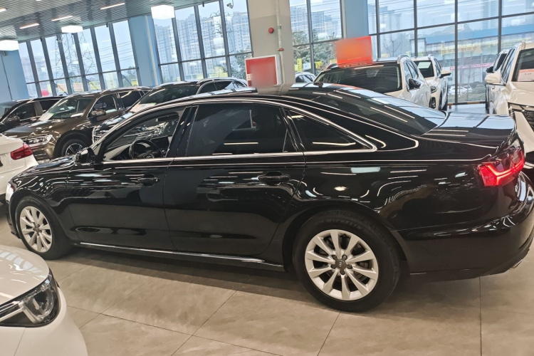 奥迪A6L 2017款 30 FSI 技术型车身外观4