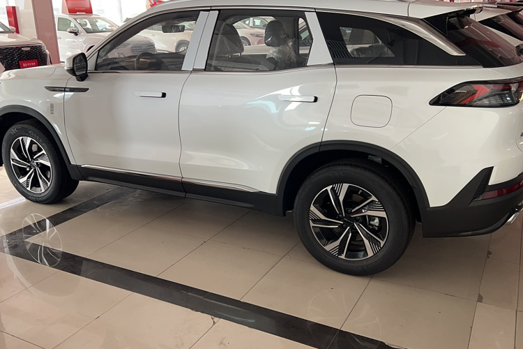 北京汽车 北京X7 2023款 1.5TD DCT优享+版车身外观6005