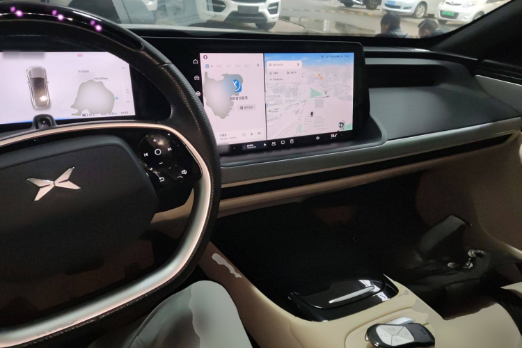 小鹏P7 2023款 586E中控内饰7002