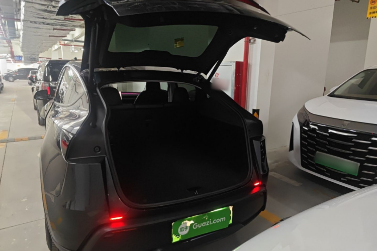 特斯拉 Model Y 2025款 长续航全轮驱动 首发版局部细节23