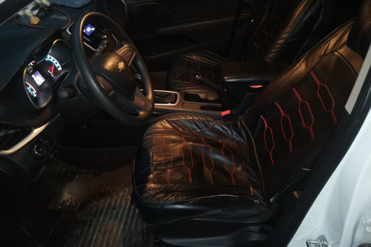 雪佛兰 科沃兹 2018款 320 自动欣享天窗版中控内饰19