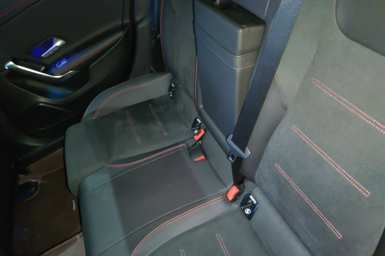 奔驰A级 2024款 A 200 L 时尚型中控内饰21