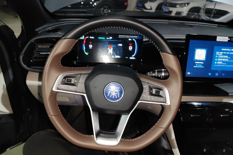 比亚迪 秦PLUS 2024款 荣耀版 DM-i 55KM领先型中控内饰13