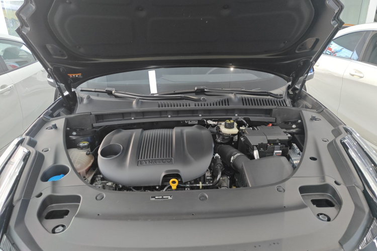 领克03 2023款 1.5TD DCT劲Plus机舱底盘24