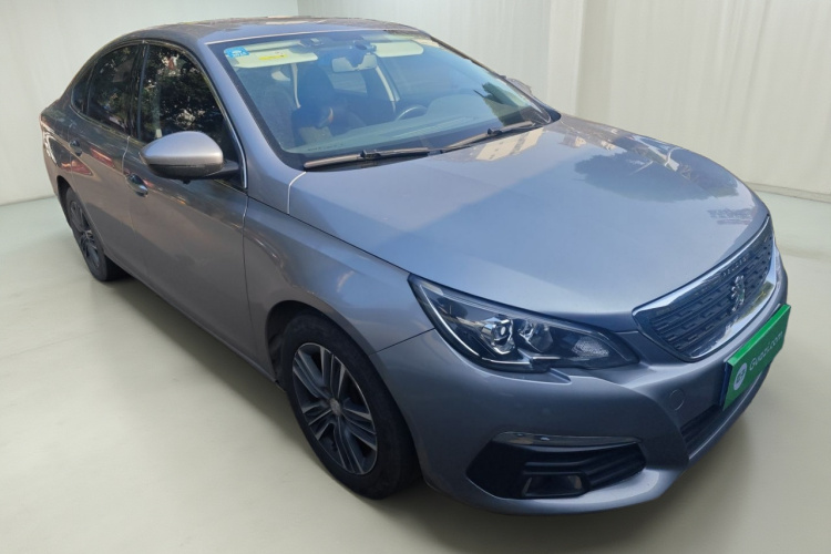 标致308 2016款 1.6L 自动豪华版车身外观3