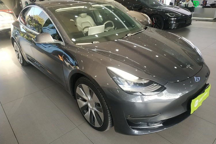 特斯拉 Model 3(进口) 2019款 Performance高性能全轮驱动版车身外观3