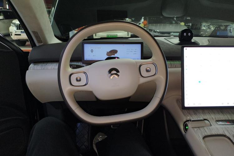 蔚来ET7 2022款 100kWh中控内饰13