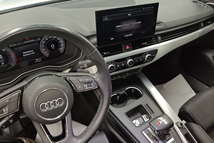 奥迪A4L 2023款 40 TFSI 时尚动感型中控内饰12