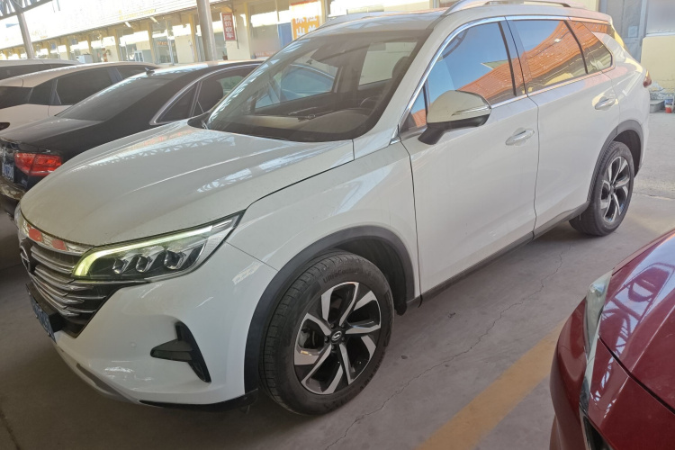 广汽传祺 传祺GS5 2019款 270T 自动尊享版车身外观4