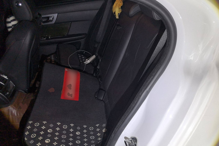 捷豹XF 2015款 XF 3.0 SC R-Sport 豪华版中控内饰21