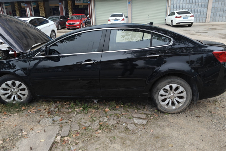 海马M8 2017款 1.8T 自动型车身外观4