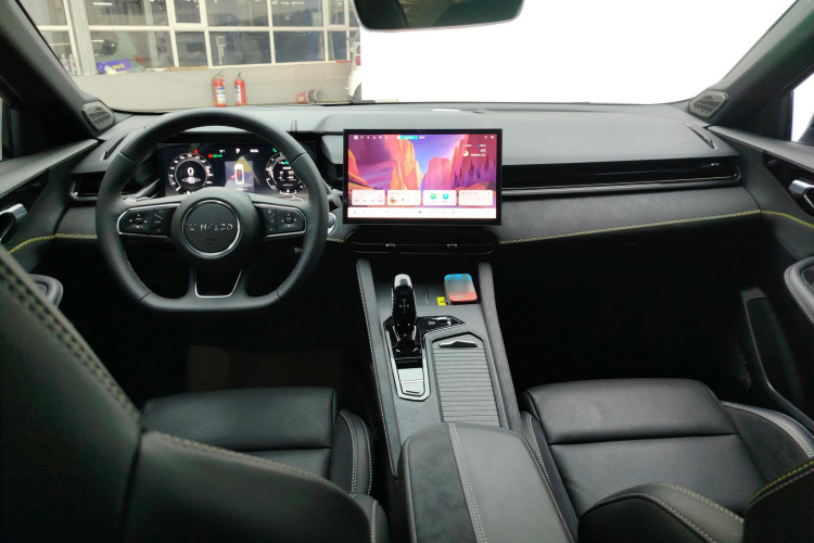 领克03 2023款 2.0TD DCT劲Pro中控内饰12