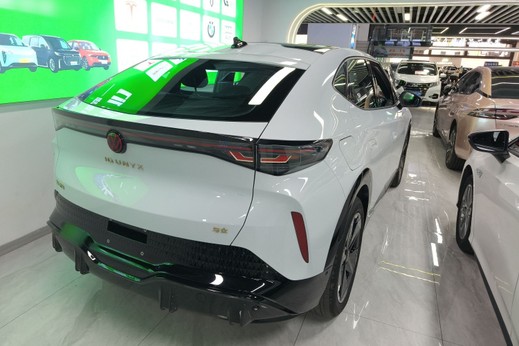 大众 ID.UNYX 与众 2024款 Pro 长续航版车身外观7