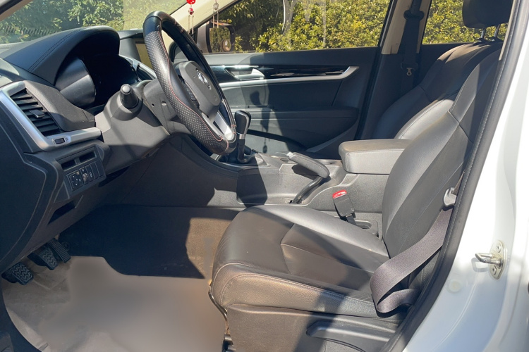 东风风神AX7 2015款 2.0L 手动智逸型中控内饰7001