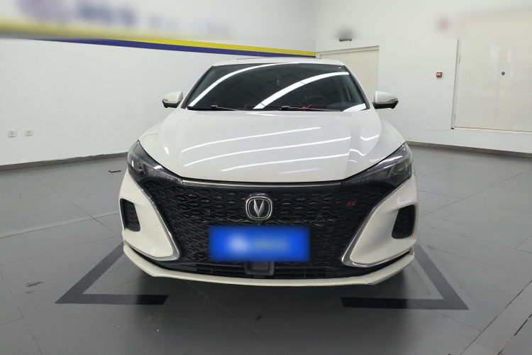 长安 逸动 2020款 PLUS 蓝鲸NE 1.4T GDI DCT旗舰型车身外观2