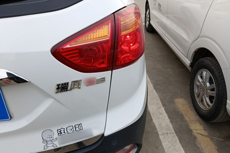 江汽集团 瑞风S3 2016款 1.5L 手动豪华智能型车身外观9