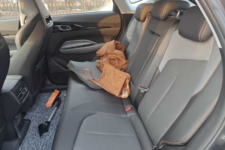 长安欧尚Z6 2023款 蓝鲸 1.5T DCT智领型城市版中控内饰21