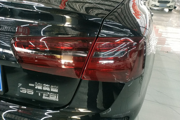 奥迪A6L 2015款 35 FSI quattro 舒适型车身外观9