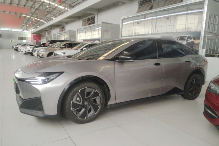 丰田bZ3 2024款 517km 精英PRO车身外观4