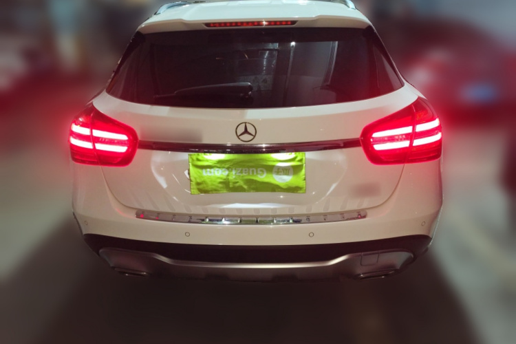 奔驰GLA 2019款 GLA 200 动感型车身外观6