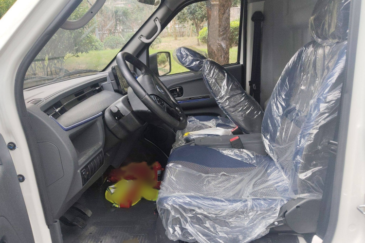 东风 御风EM27 2024款 EM27L 亿纬动力 41.86kWh局部细节19