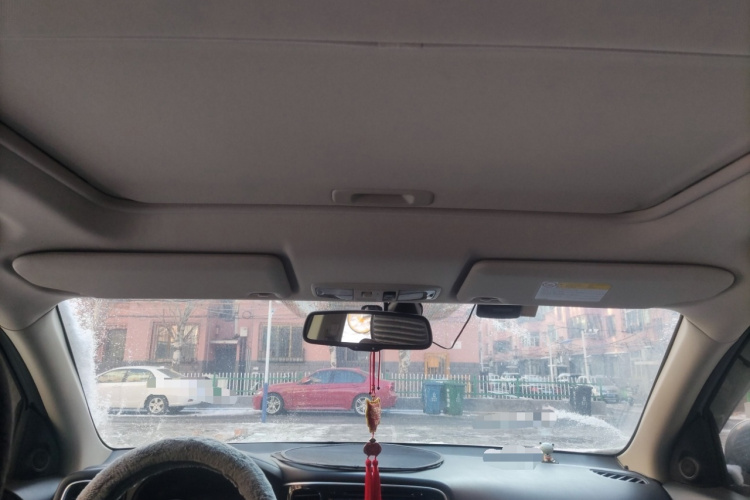 三菱 欧蓝德(进口) 2016款 2.4L 四驱精英版 5座中控内饰22