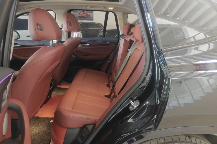 宝马X3 2023款 改款 xDrive30i 领先型 M曜夜套装中控内饰21