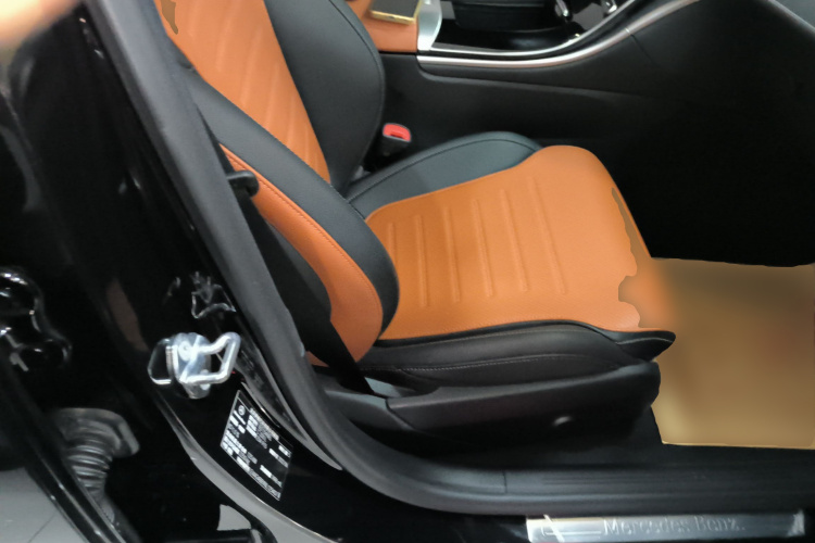 奔驰C级 2022款 改款 C 200 L 运动版局部细节41