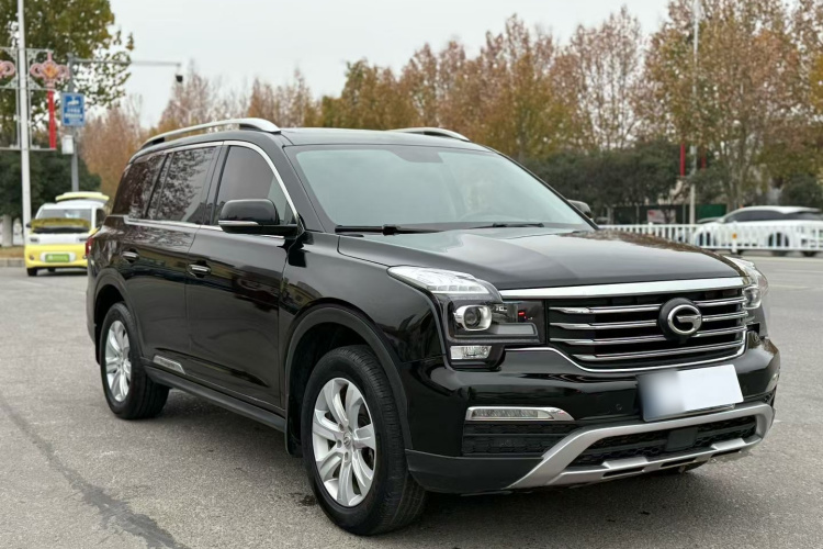 广汽传祺 传祺GS8 2017款  320T 两驱豪华版（七座）车身外观3