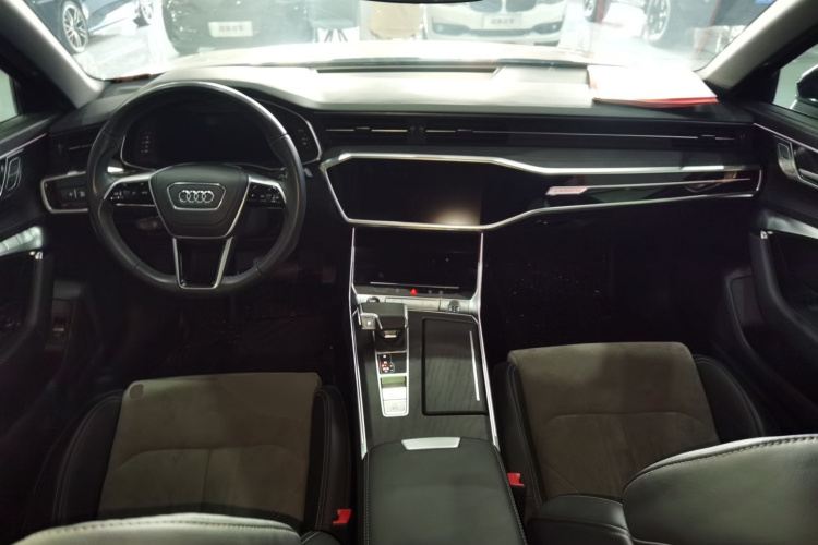 奥迪A6L 2024款 45 TFSI quattro 臻选动感型中控内饰12