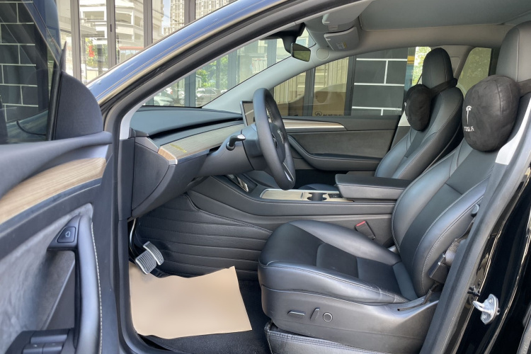 特斯拉 Model Y 2022款 后轮驱动版车身外观6010