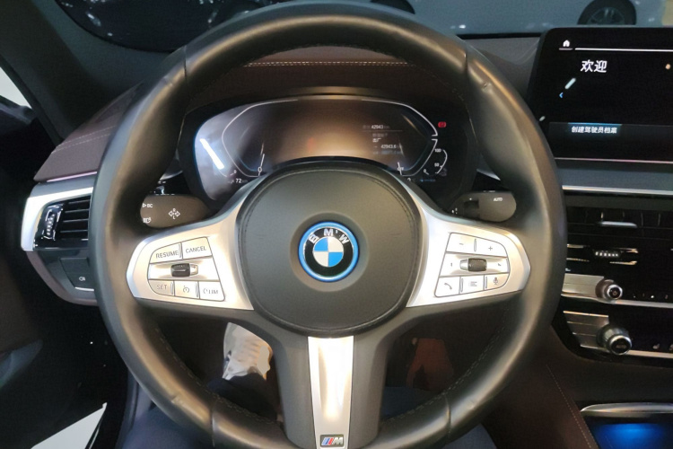 宝马5系新能源 2022款 改款二 535Le M运动套装中控内饰13