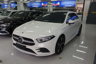 奔驰A级 2022款 A 200 L 运动轿车动感型